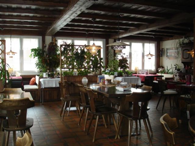 珀斯特酒店 瓦伦施塔特 外观 照片