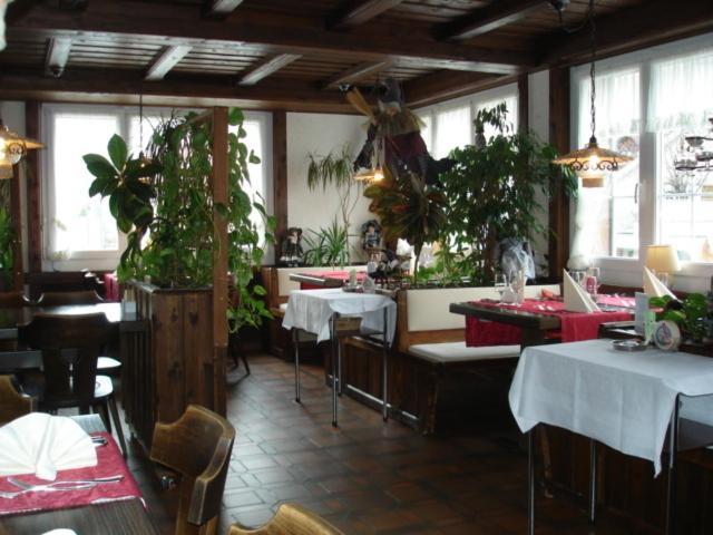 珀斯特酒店 瓦伦施塔特 外观 照片